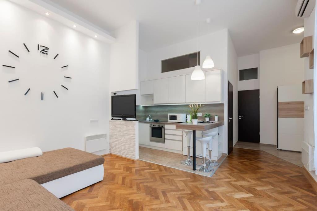 Szent Istvan Ter 4 Next To Basilica A 1 Bedroom Budapest Kültér fotó
