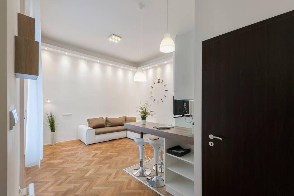 Szent Istvan Ter 4 Next To Basilica A 1 Bedroom Budapest Kültér fotó
