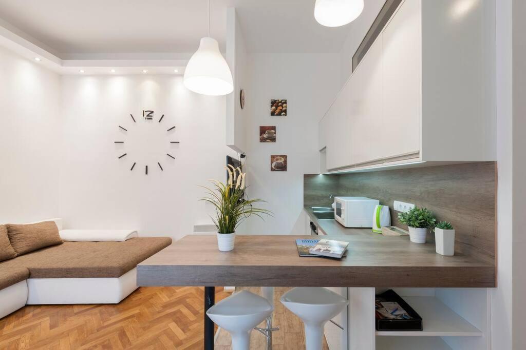 Szent Istvan Ter 4 Next To Basilica A 1 Bedroom Budapest Kültér fotó