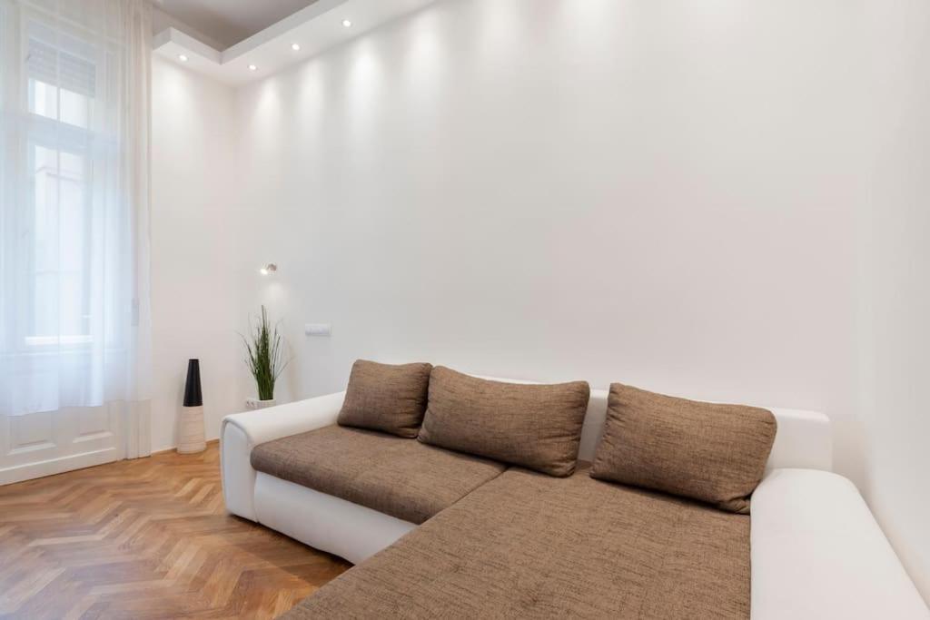 Szent Istvan Ter 4 Next To Basilica A 1 Bedroom Budapest Kültér fotó